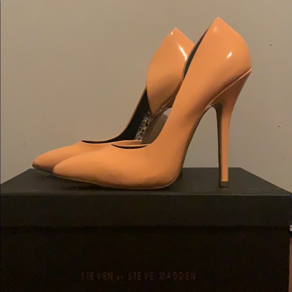 Steven by Steve Madden Coral Heels